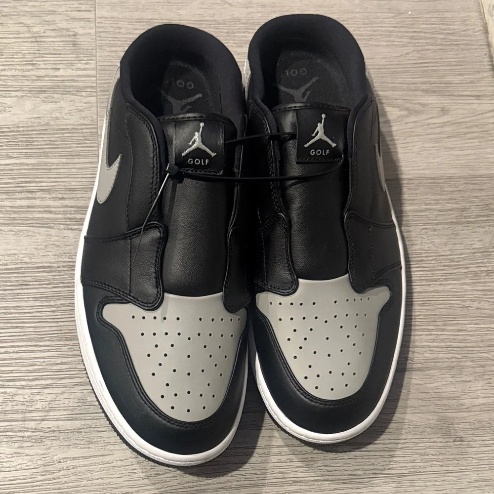 Nike Men's Black and Gray Golf Sneakers